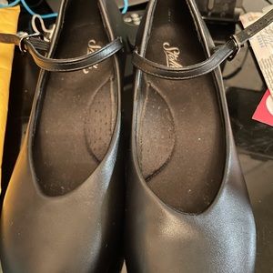 STELLE 2" Character Dance Shoes for Women Big Kid (7MW, Black)